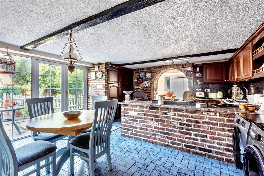 Bersted Street, Bognor Regis, PO22 8 bed detached house for sale £800,000