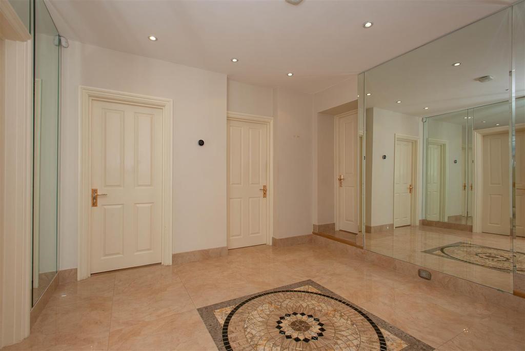 Church Road, Shortlands, Bromley, Kent, BR2 2 bed apartment to rent £