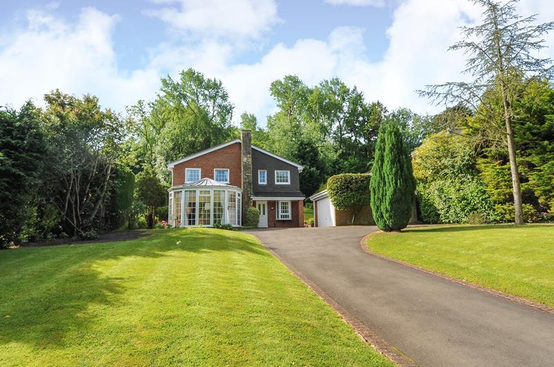 St Leonards Hill, Windsor, SL4 4 bed detached house £3,950 pcm (£912 pw)
