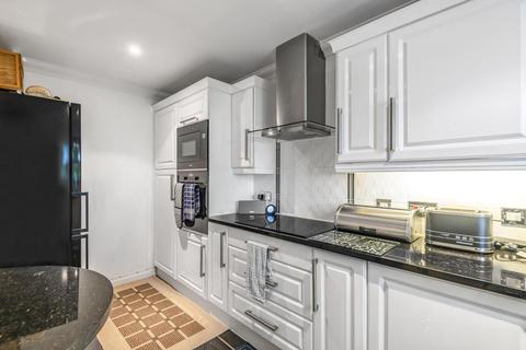 Flat 1, 36 Beacon Hill, Woking, GU21 7NP