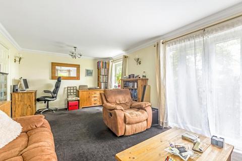 Flat 1, 36 Beacon Hill, Woking, GU21 7NP