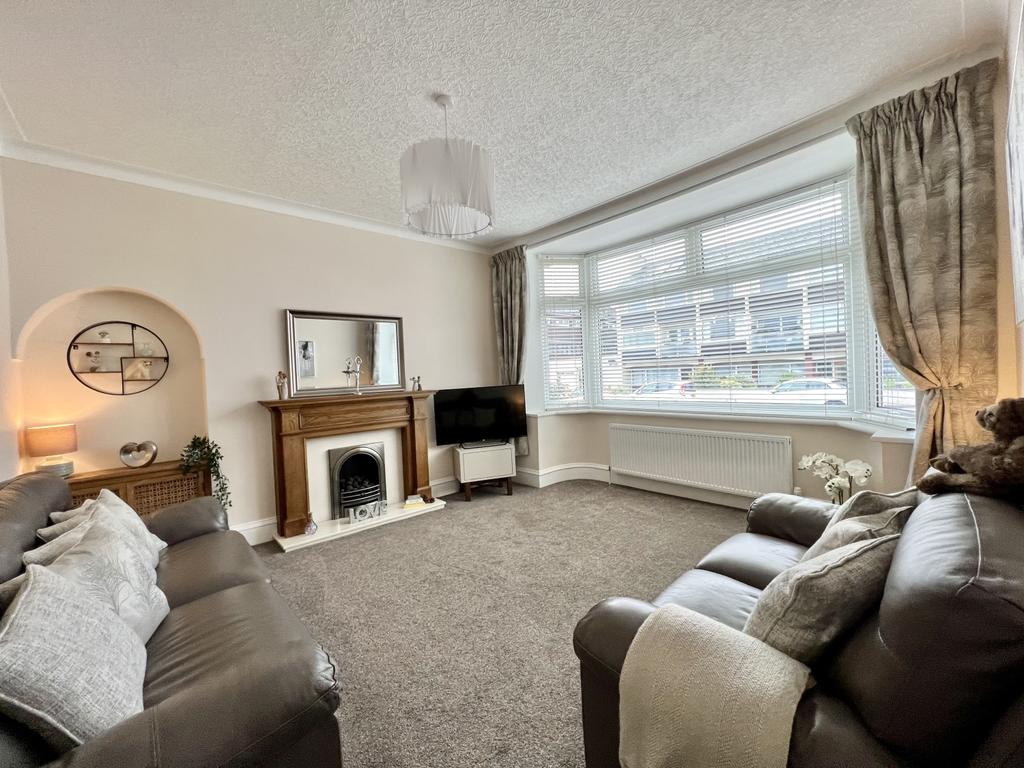 10 May Street, Largs 3 bed semidetached bungalow £249,995