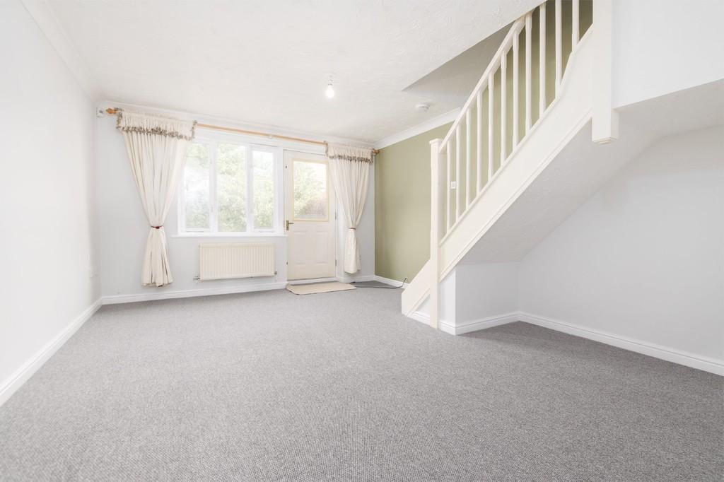 Churchfields, Hethersett 2 bed semidetached house £850 pcm (£196 pw)