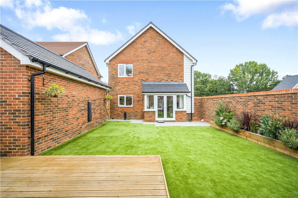 Treviglio Close, Romsey, Hampshire 4 bed detached house - £699,950