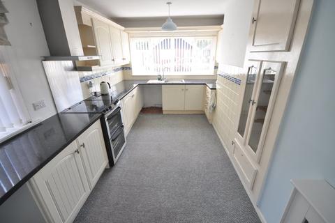 8 Newfields Avenue, Moorends, Doncaster, DN8 4RX