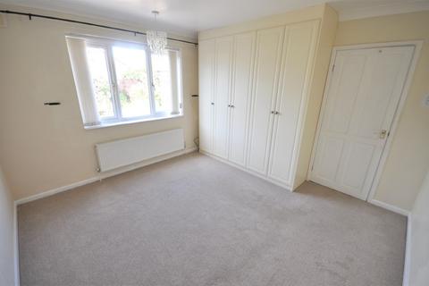 8 Newfields Avenue, Moorends, Doncaster, DN8 4RX