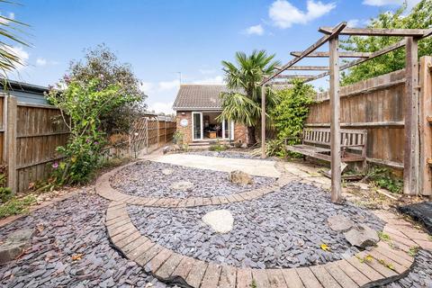 64 Parkview Road, London, SE9 3QW