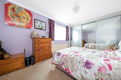 64 Parkview Road, London, SE9 3QW