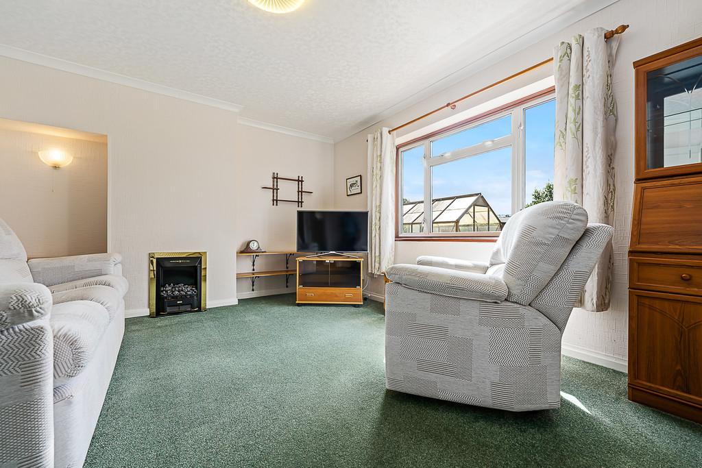 Maes Glas, Whitchurch, Cardiff 3 bed semidetached house £375,000