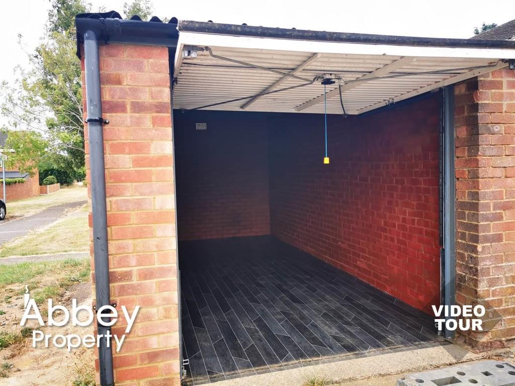Fenwick Road Houghton Regis LU5 5RP Garage £22,000