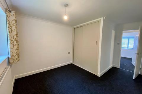 2 bedroom flat to rent, Lower Parklands, Kidderminster, DY11