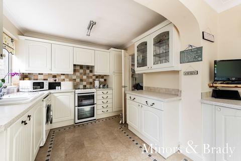 61 Cranesbill Road, Lowestoft, NR33 7EE