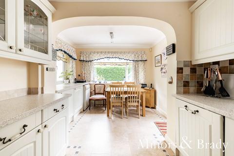 61 Cranesbill Road, Lowestoft, NR33 7EE