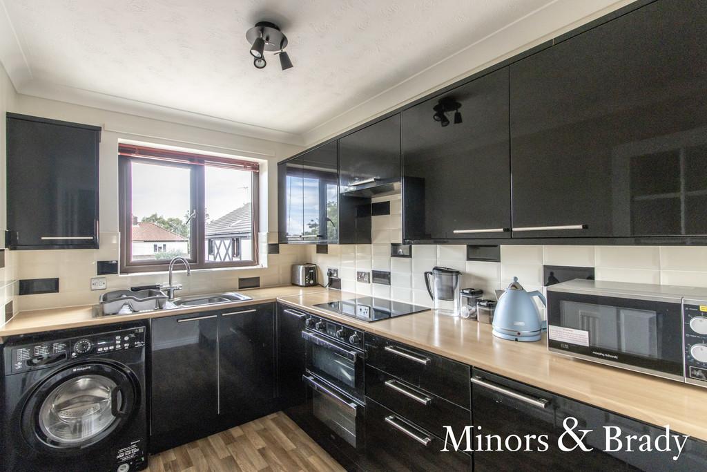 Globe Lane, Blofield 2 bed apartment £160,000