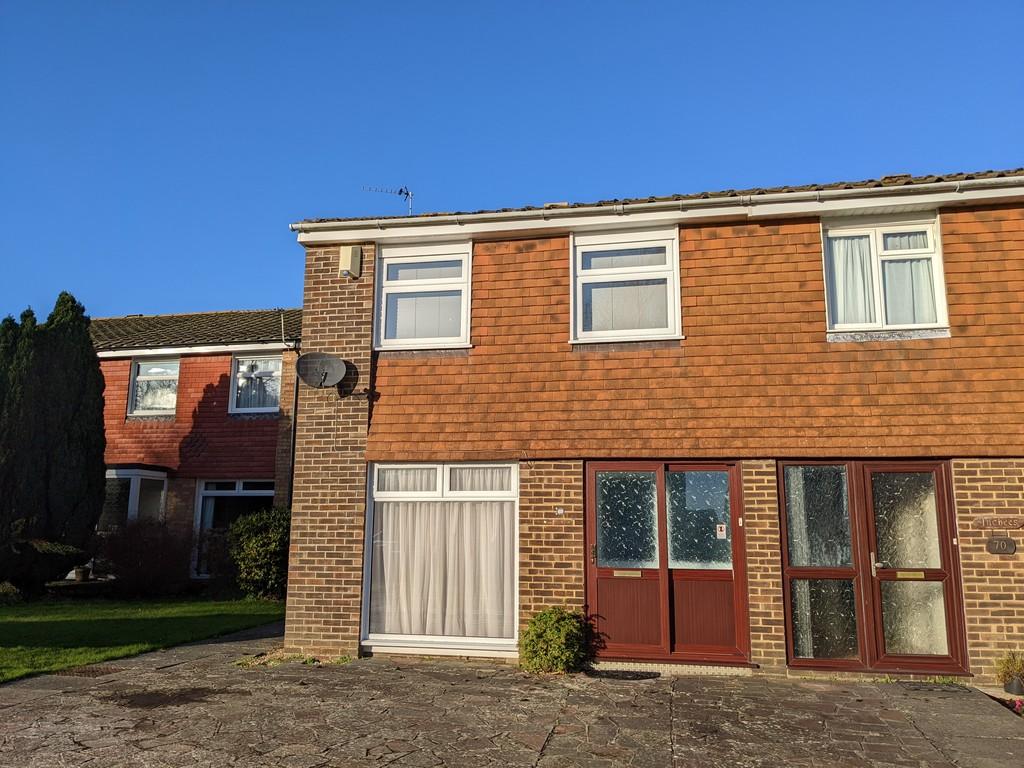 Little Breach, Chichester 3 bed semidetached house £1,325 pcm (£306 pw)