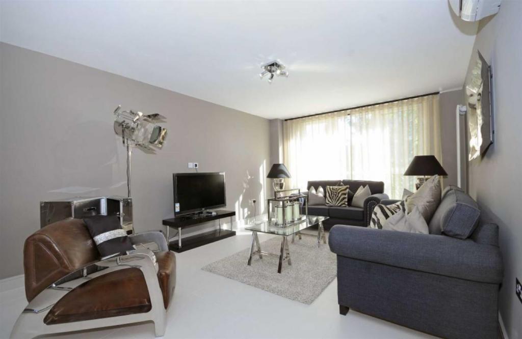 St John's Wood Park, St John's Wood, NW8 3 bed flat £5,200 pcm (£