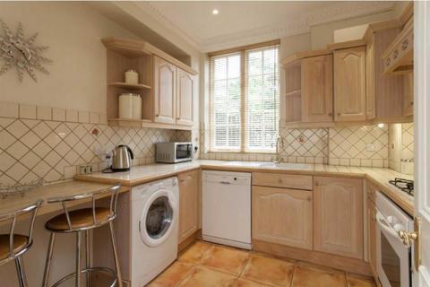 3 bedroom detached house to rent, Frognal, Hamptead NW3