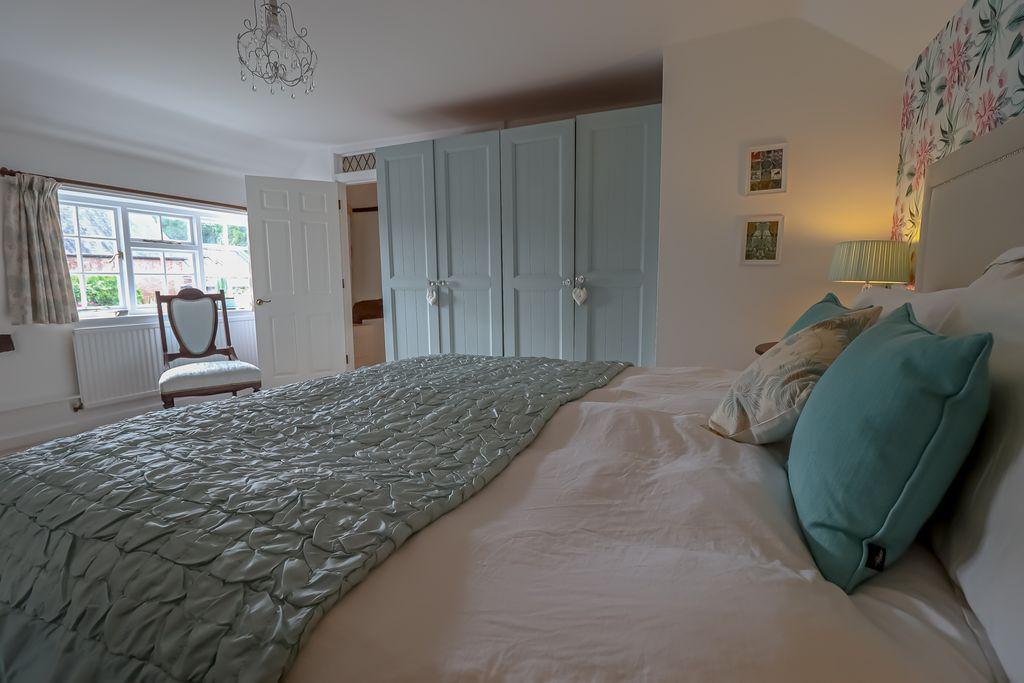 Bedroom 1 (Double)