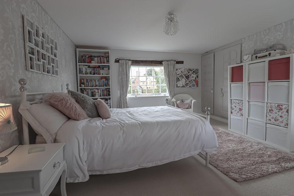 Bedroom 2 (Double)