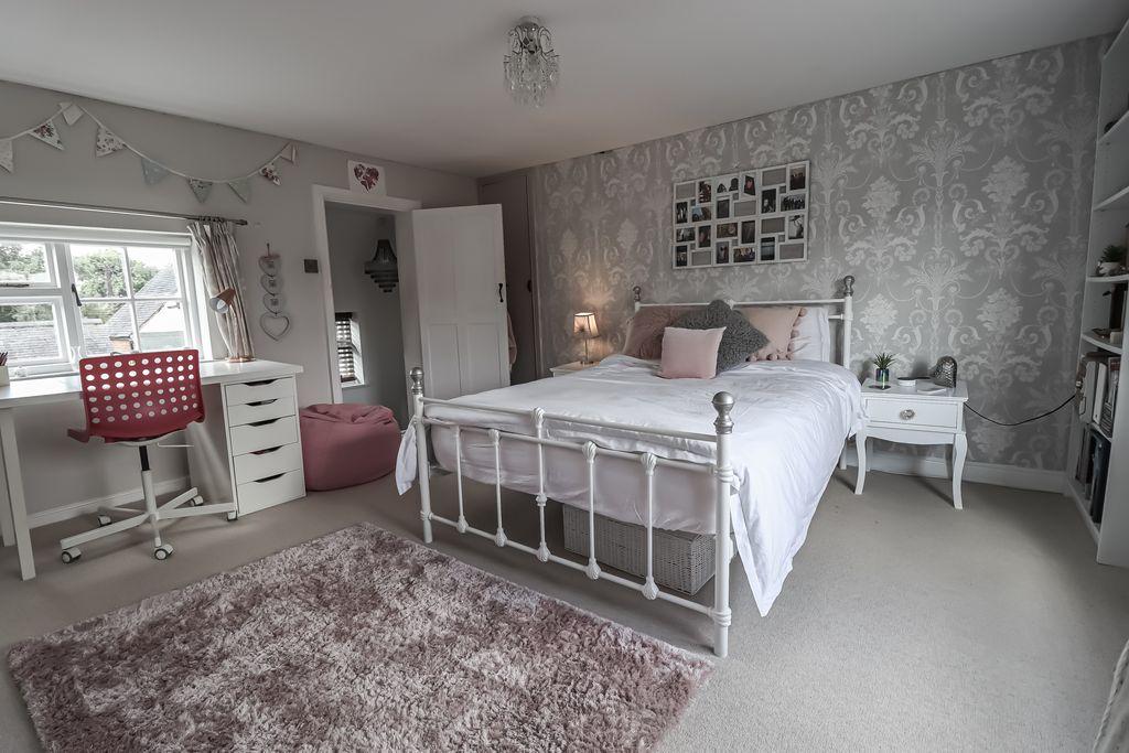 Bedroom 2 (Double)