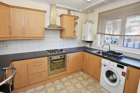 3 bedroom terraced house to rent, Merrow Walk, Brunswick, Manchester, M1