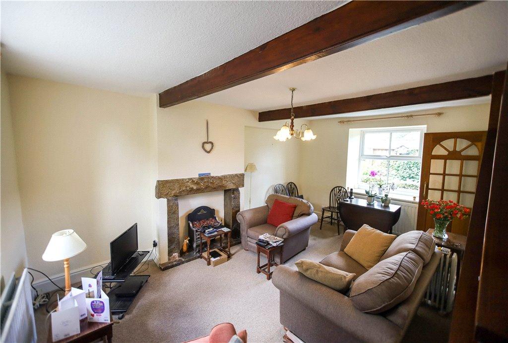 Kirklands Lane, Baildon, West Yorkshire 2 bed end of terrace house £