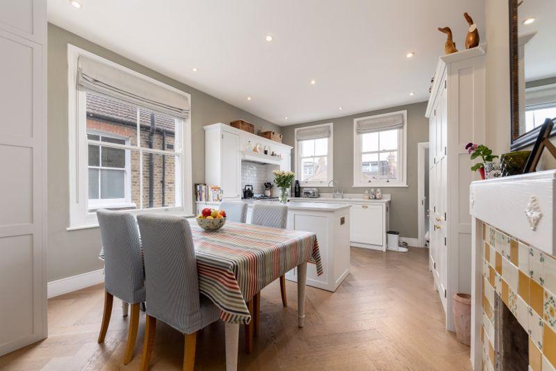 Jeddo Road W12 4 bed for sale £950,000