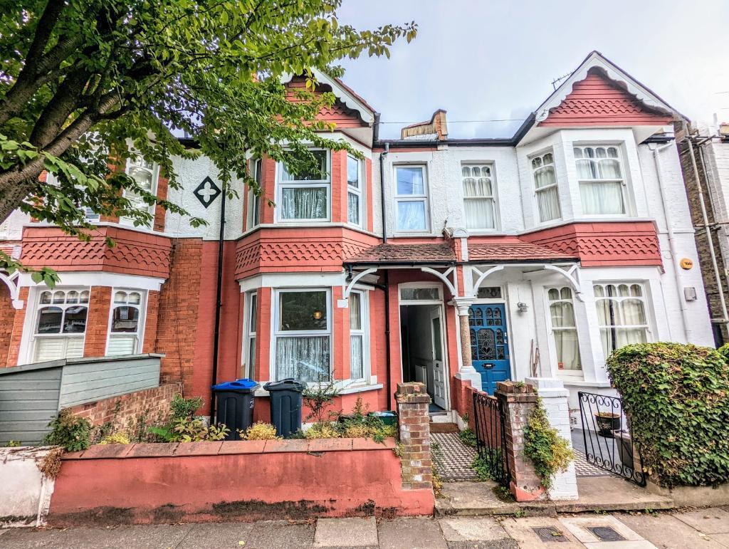 Wolseley Avenue, Wimbledon Park... 3 bed terraced house £950,000