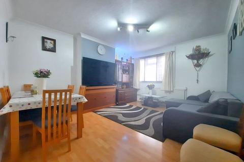 407 Staines Road, Feltham, TW14 9HA