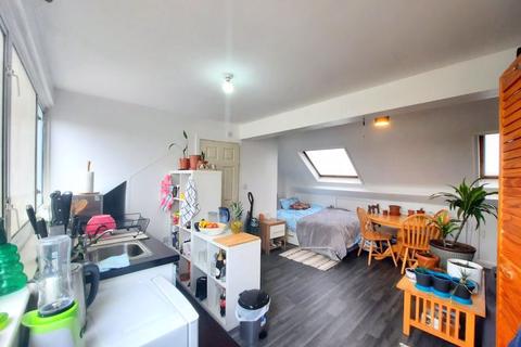 407 Staines Road, Feltham, TW14 9HA
