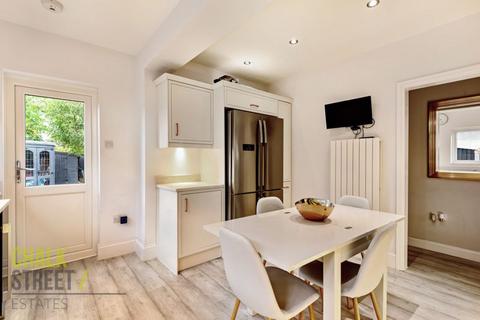21 Chiltern Gardens, Hornchurch, RM12 4SQ