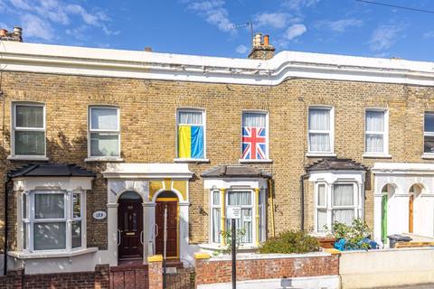3 bedroom terraced house for sale - Glyn Road, London