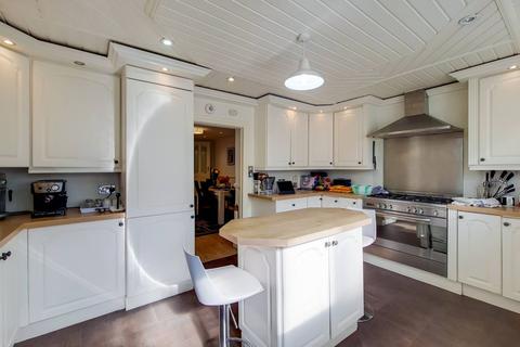 8 Edith Road, London, E6 1DE