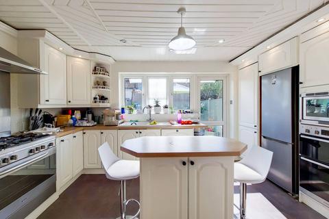 8 Edith Road, London, E6 1DE