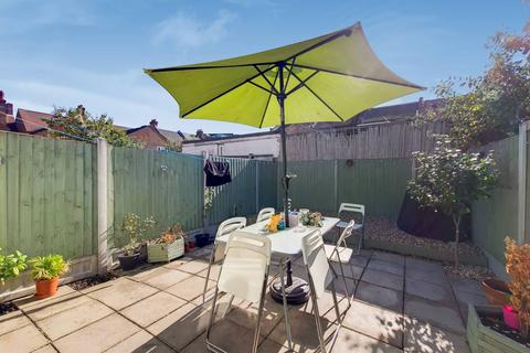8 Edith Road, London, E6 1DE