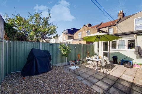 8 Edith Road, London, E6 1DE
