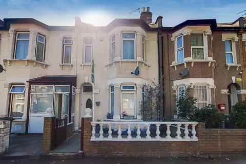8 Edith Road, London, E6 1DE