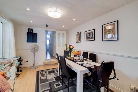 8 Edith Road, London, E6 1DE