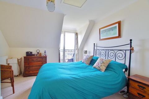 3 bedroom penthouse for sale, Castle Heights, Lynton