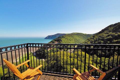 3 bedroom penthouse for sale, Castle Heights, Lynton