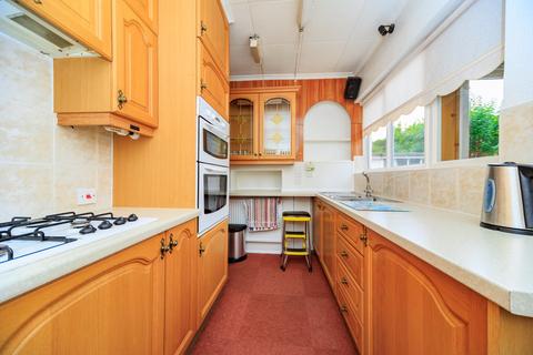 3 bedroom detached house for sale - Highfields Drive, Loughborough, LE11