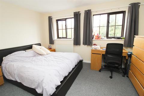 4 Birchen Lee, Emerson Valley, Milton Keynes, MK4 2JX