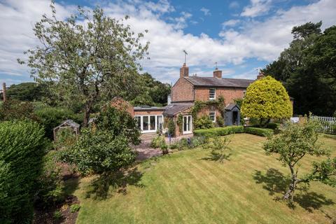 Bank Cottage Barrow Lane, Great Barrow, Chester, CH3 7HW