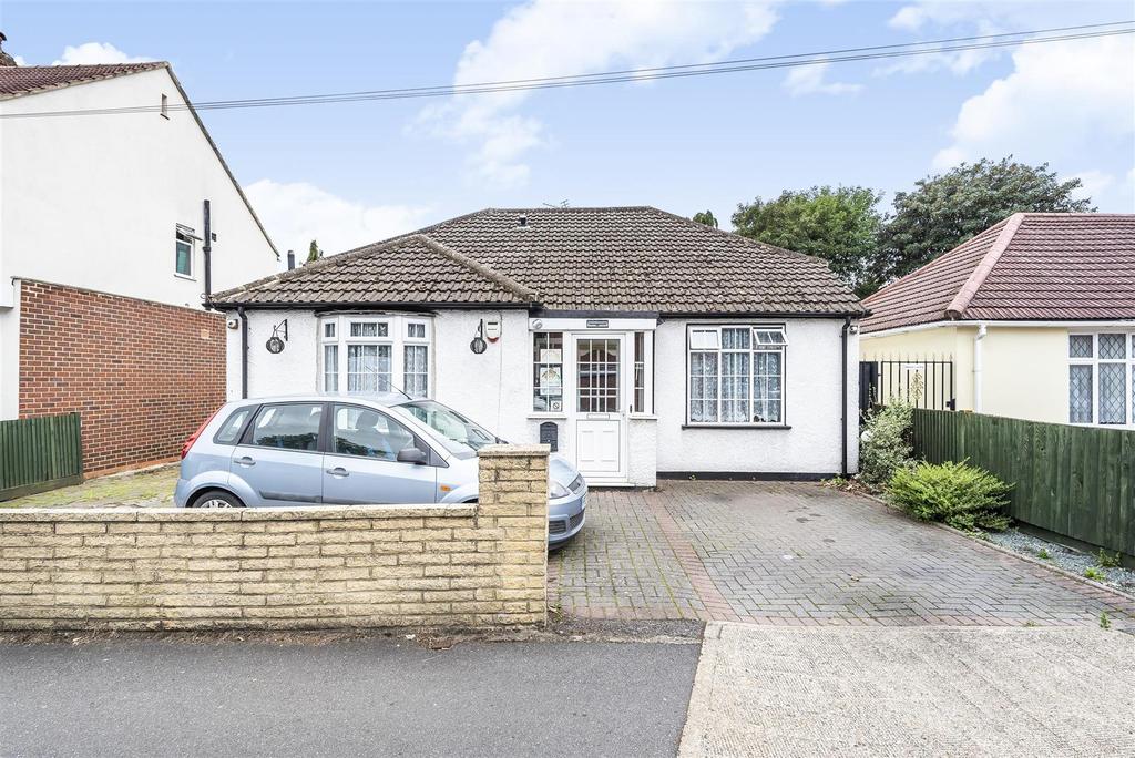 Botwell Lane, Hayes, UB3 2AQ 5 bed detached bungalow for sale £650,000