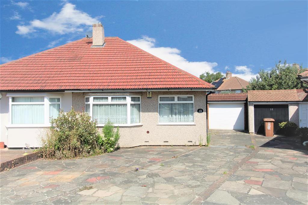 Stratton Close, Bexleyheath, Kent... 2 bed semidetached bungalow £