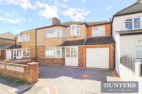 12 Avondale Gardens, Hounslow, TW4 5HX
