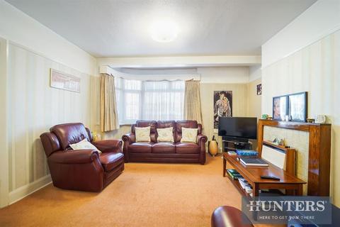 12 Avondale Gardens, Hounslow, TW4 5HX