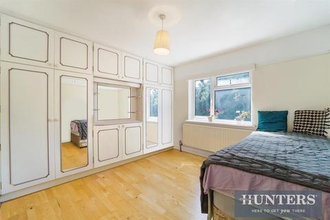 12 Avondale Gardens, Hounslow, TW4 5HX