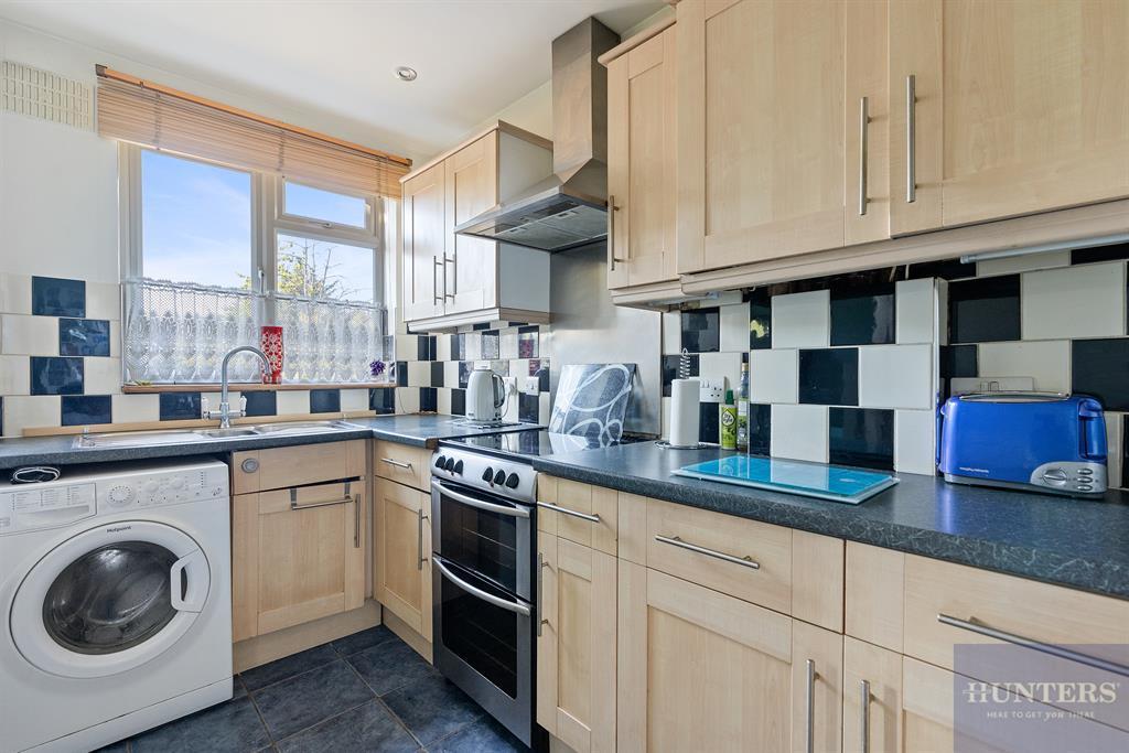 Perak Court, Elmbridge Avenue, KT5 9EU 2 bed for sale £280,000