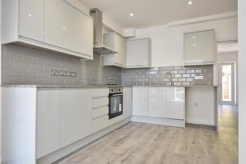 1a Knox Road, Wellingborough 1 bed house £130,000